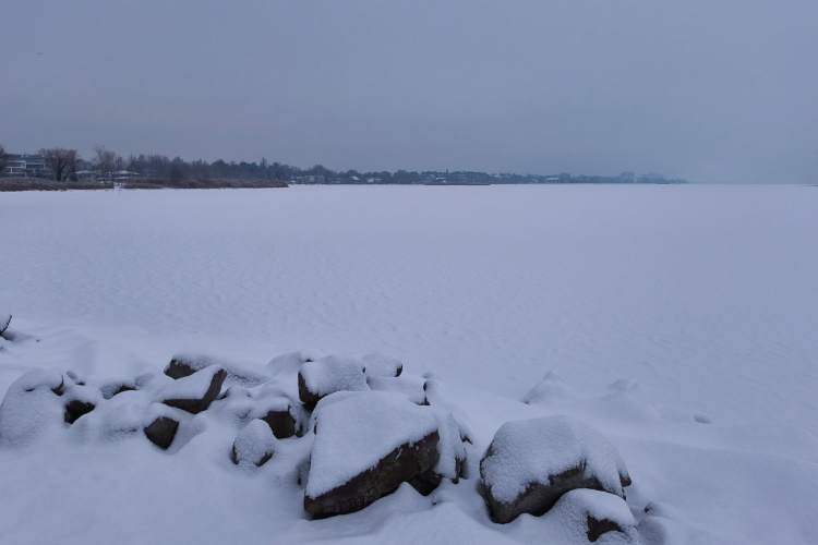 Meteorológia: életveszélyes rámenni a Balaton jegére
