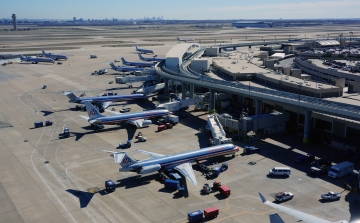 Terrorista gyanús személyek tucatjai dolgoztak amerikai repülőtereken