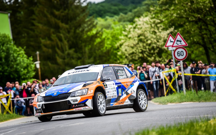 Rally: Háromszor kettő