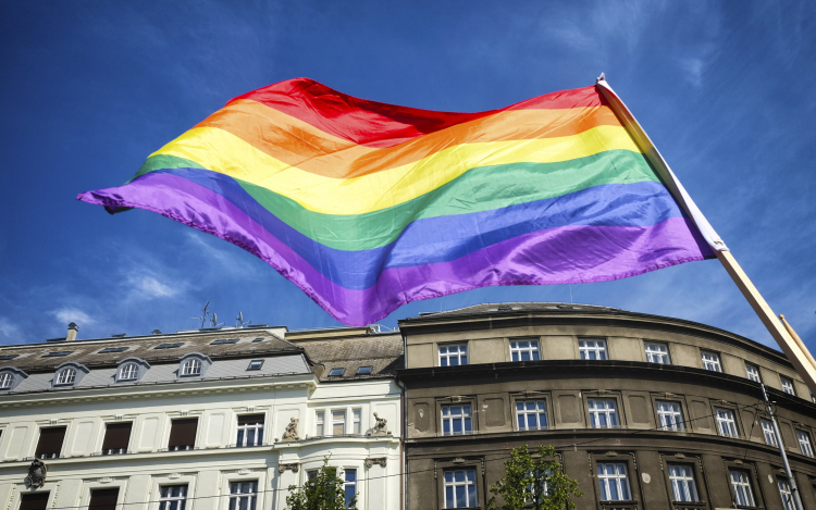 Budapestre utazik az egyenlőségért felelős EU-biztos, részt vesz a Pride-felvonuláson is