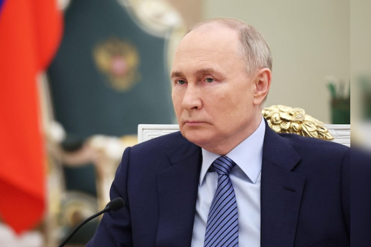 Vlagyimir Putyin: Oroszország meggyőző választ fog adni Európa militarizálódására