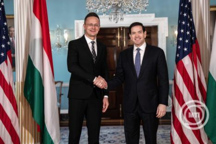 Szijjártó Péter és Marco Rubio kormányközi nukleáris megállapodást írnak alá